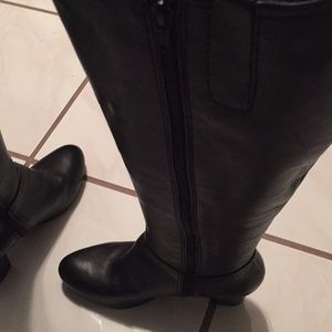 Blk boots. Listed previously more pictures added